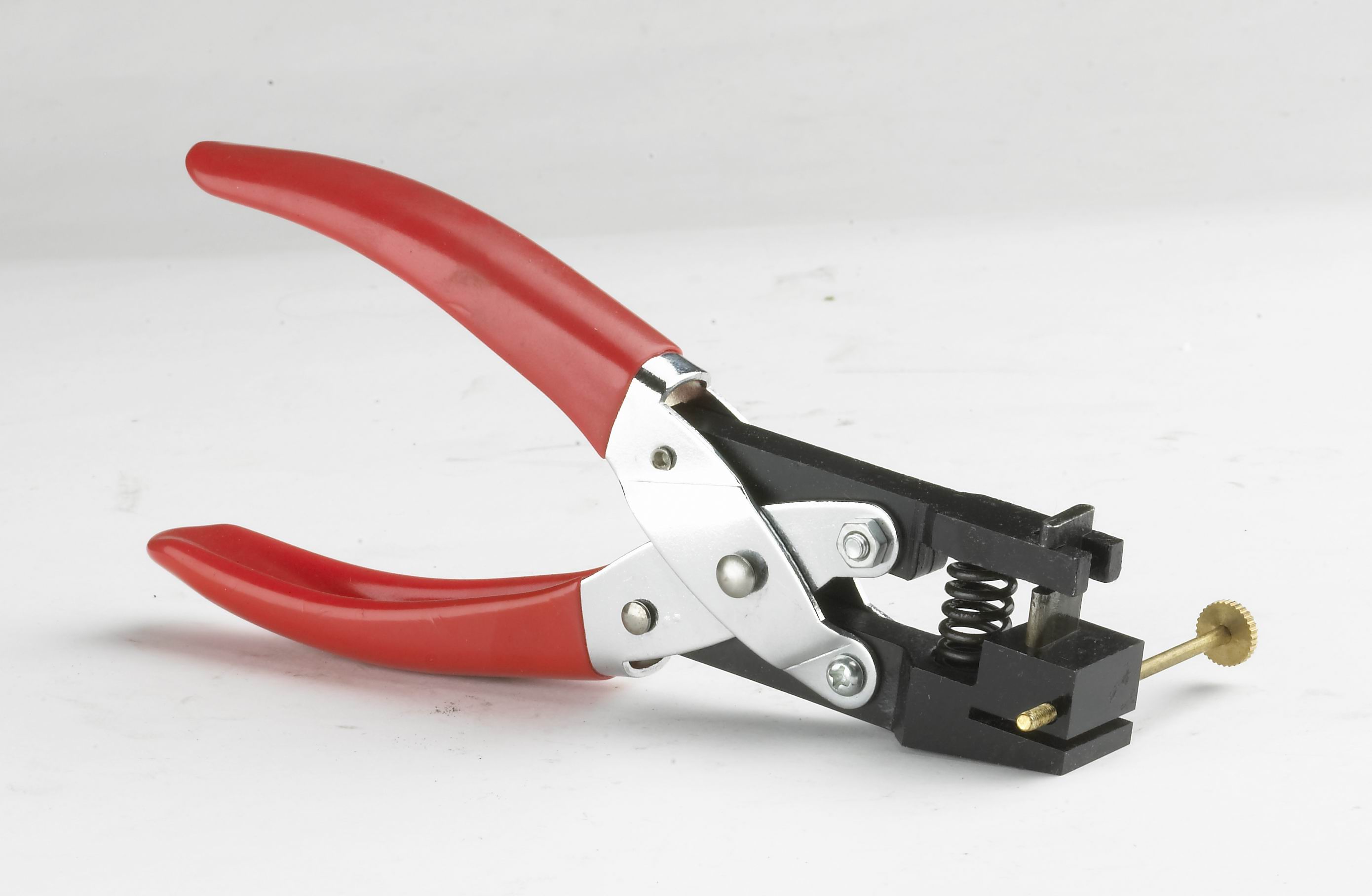 Вырубщик отверстий под бейджи Bulros A-008 (13x3мм, скругл.)