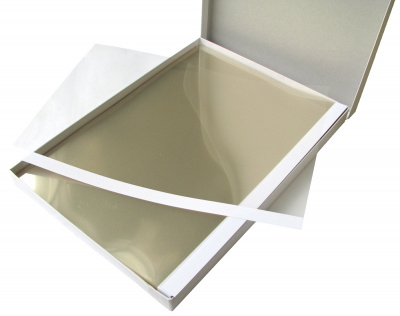 Прозрачная пленка для черно-белой и цветной лазерной печати Xerox Premium Universal Transparency (удаляемая полоса по длинной кромке) A4 (140 г/кв.м, 96 мкм, 210x297 мм, 100 л/пач) [арт. 003R98198]