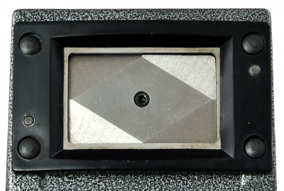 Настольный вырубщик ID-карт Uni (88 х 60 мм, r-угол, D-009/D-011)