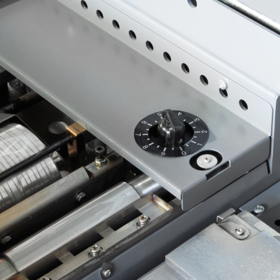 Машина термоклеевая BindTec HT900 Машина термоклеевая BindTec HT900