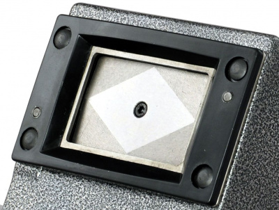 Настольный вырубщик ID-карт Uni (88 х 60 мм, r-угол, D-009/D-011)