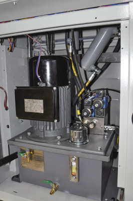 Гильотина гидравлическая напольная Boway BW-R5210 V8 (длина реза 520 мм)