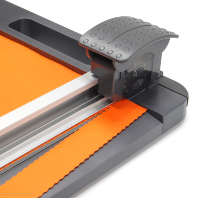 Резак многофункциональный роликовый JLS MF-30 (длина реза 320 мм)