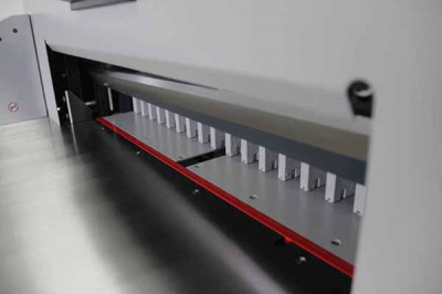 Гильотина электрическая Bulros 7208B (длина реза 720 мм)