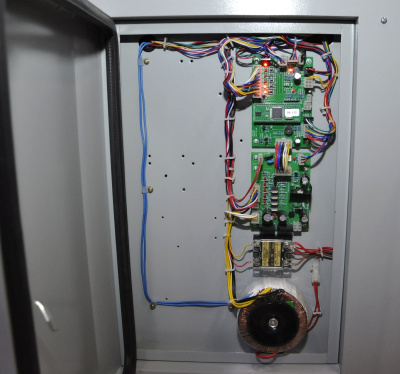 Гильотина гидравлическая напольная Boway BW-R6710 V9 (расширенный рабочий стол) (длина реза 670 мм)